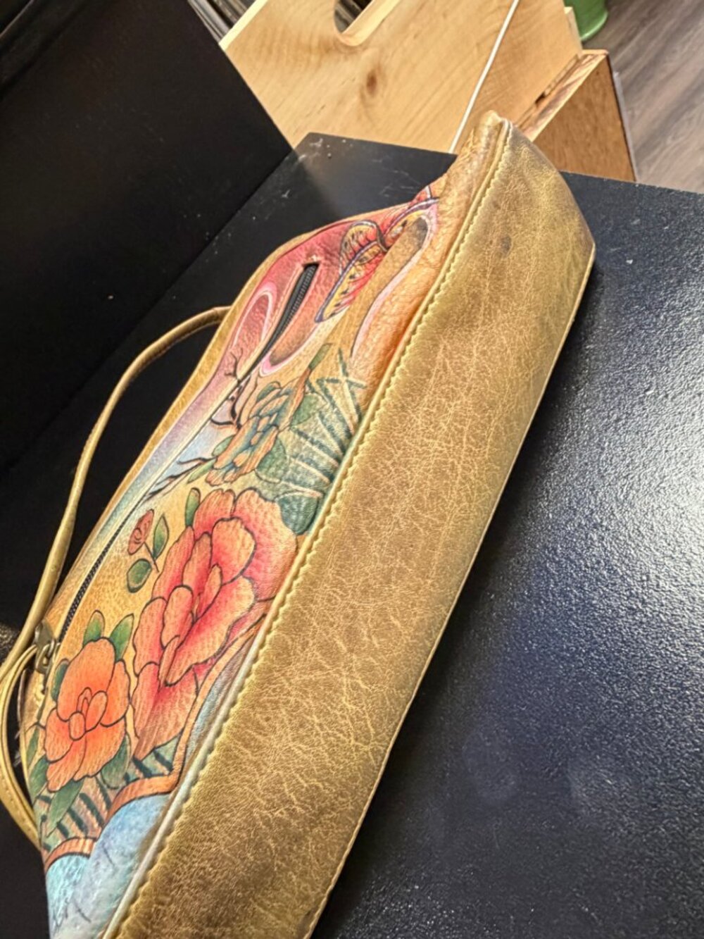 Beverly Hill Bag La Hand-Painted Leather Floral Butterfly Organizer Shoulder Bag - Picture 8 of 9